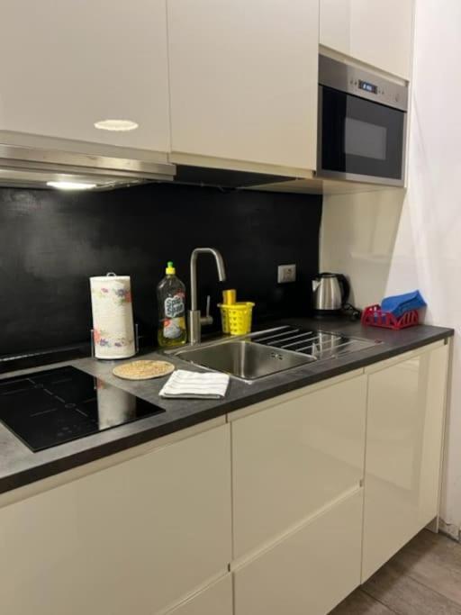 Cdm Studio By Florencehospitality Com Luaran gambar